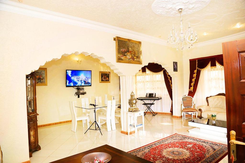 Plot 4 Kavuma Close Villa Kampala Eksteriør billede