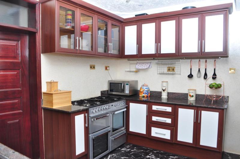 Plot 4 Kavuma Close Villa Kampala Eksteriør billede